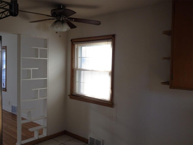 Building Photo - 5620 35th Ave S