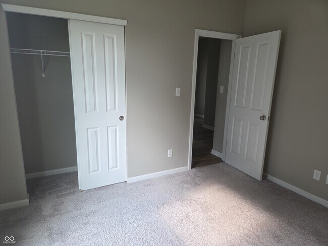 Building Photo - 6011 Aspen Meadow Dr
