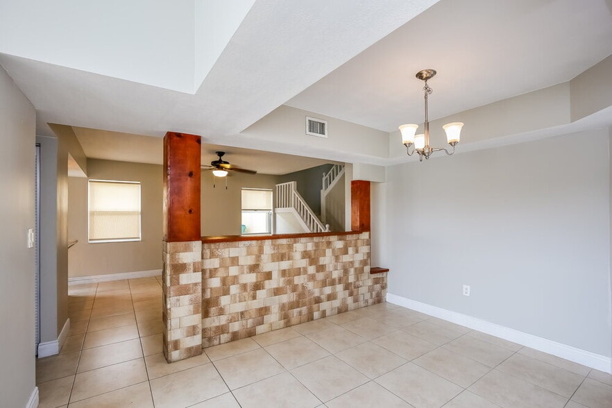 Building Photo - 4771 SW 154th Ave