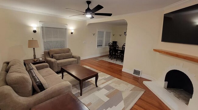 Building Photo - 1301 Santa Ynez Way