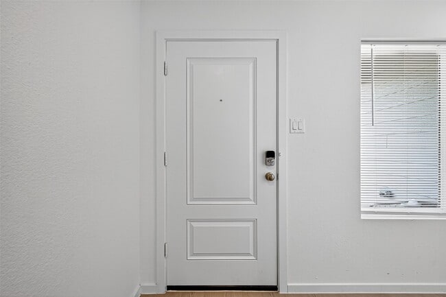 Building Photo - 228 Laura Leigh Ln