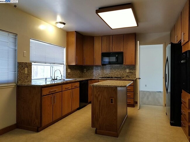 Building Photo - 3181 Camdon Ct