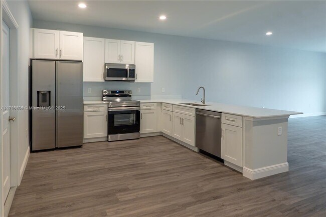 Building Photo - 8450 Dinnano St