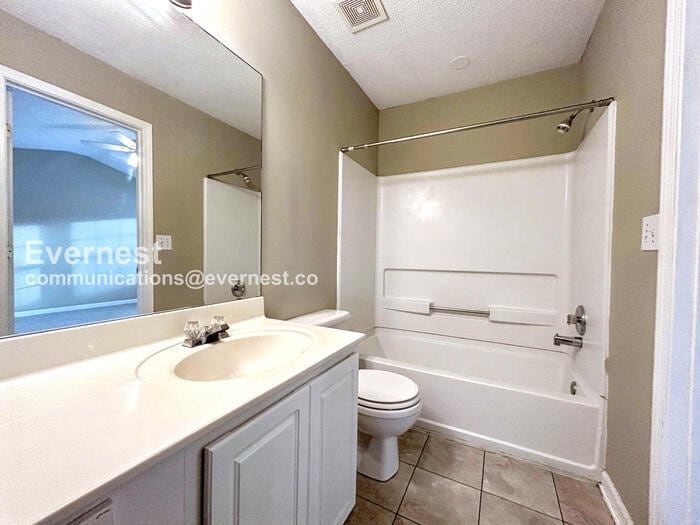 Building Photo - 2521 Heyoak Ct