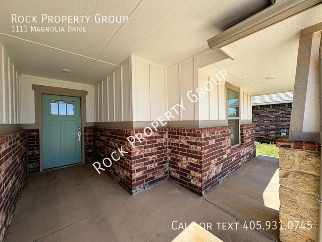 Building Photo - 1111 Magnolia Dr