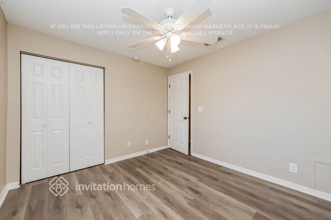 Building Photo - 327 80th Ave NE