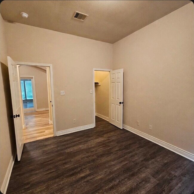 Building Photo - 4622 Gingerwood Crest Ct