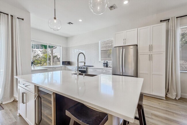 Building Photo - 2622 Country Golf Dr