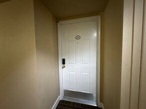 Building Photo - 1 Bed / 1 Bath at the Belvedere Towers - Available in July!