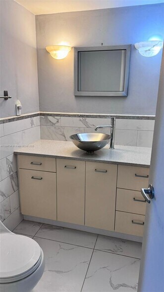 Building Photo - 1865 79th Street Cswy