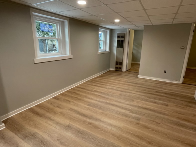 Building Photo - 2413-2415-2415 6th Ave