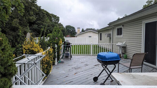 Building Photo - 29 Westbrook Rd