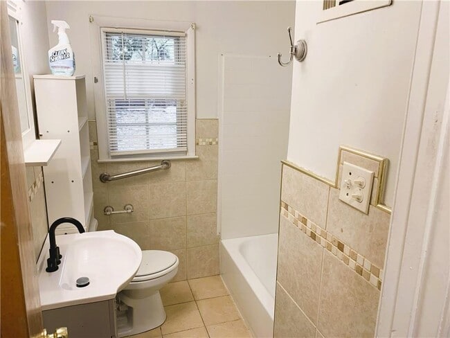 Building Photo - 1551 Ferno Dr NW