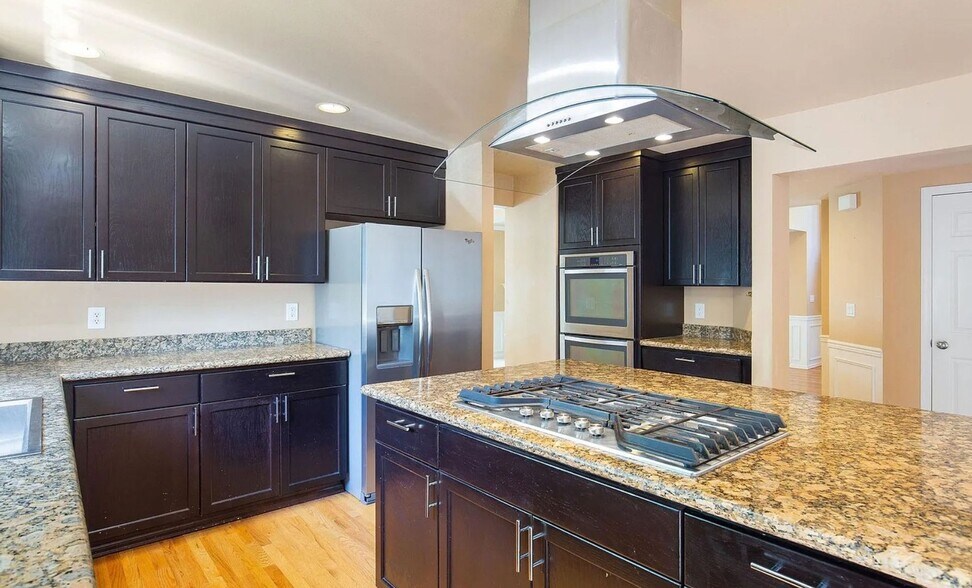 Building Photo - 16759 SE 48th Pl