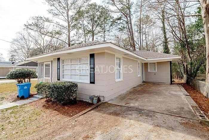 Building Photo - 2425 Avalon Rd