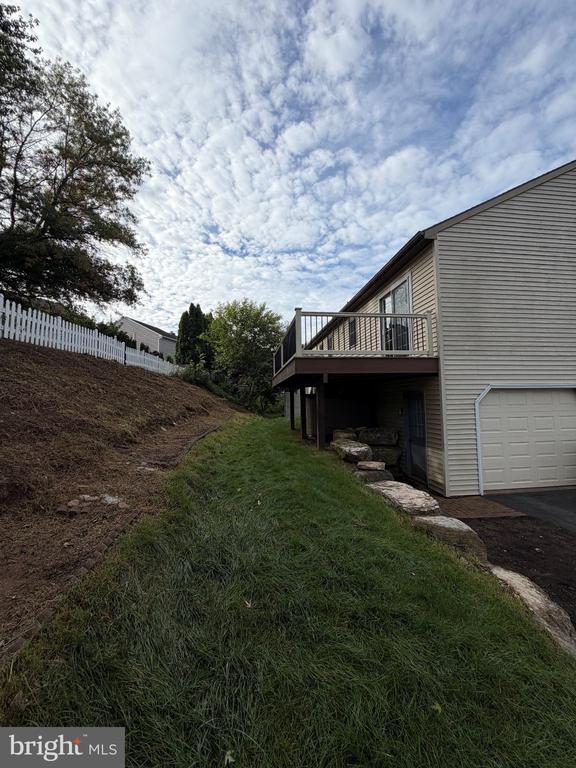 Building Photo - 917 Chowning Dr