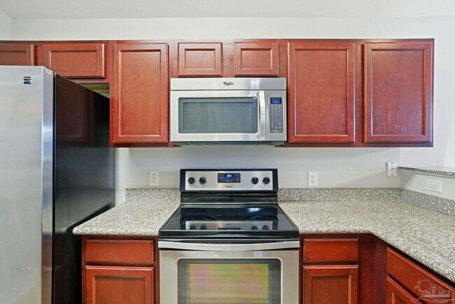 Building Photo - 8105 Nalo Creek Loop