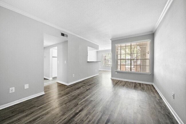 Building Photo - Modern, Pet-Friendly, and Priced Right!