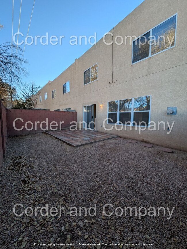 Building Photo - Beautiful & Cozy 3 Bedroom 2.5 Bathroom 1,760 Sq.Ft 2 Story Townhome