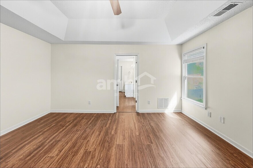 Building Photo - 1121 Lauren Way