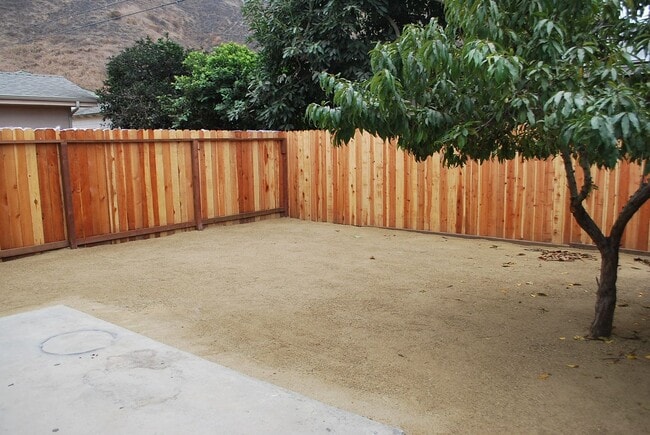 Building Photo - 822