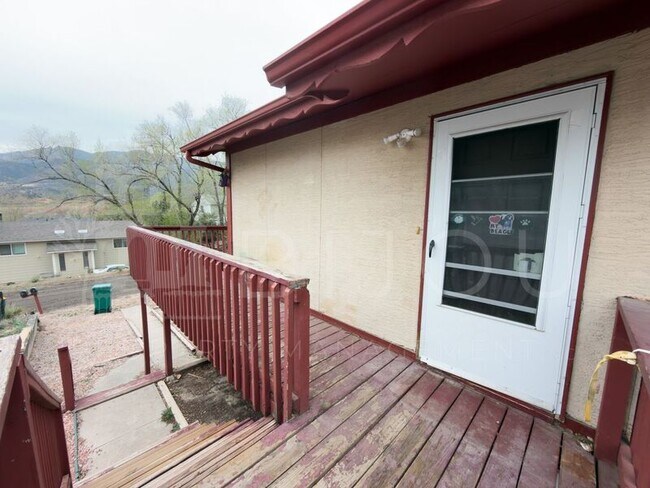 Building Photo - 3306 W Platte Ave