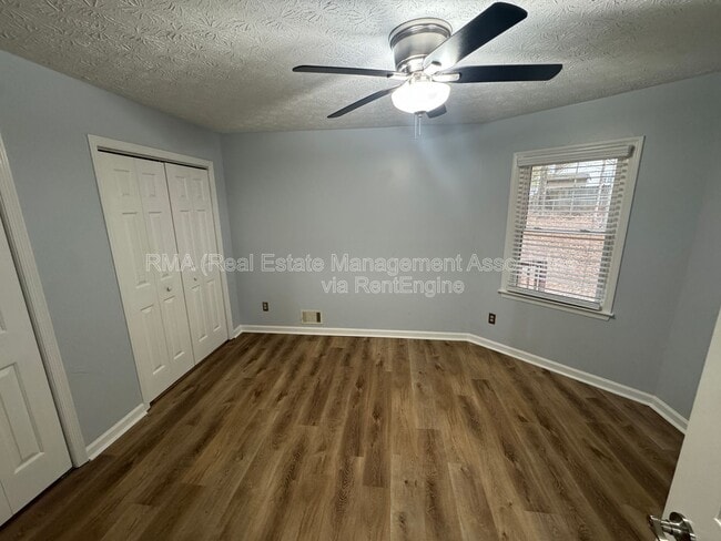 Building Photo - 129 Wagon Wheel Cir