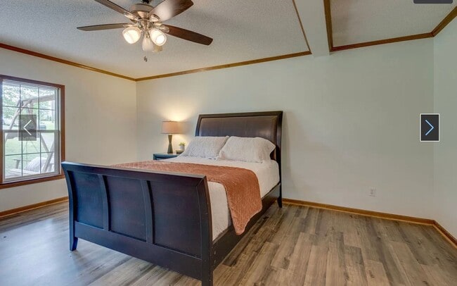 Building Photo - Fairview - 3 bedroom 2 baths - Private living