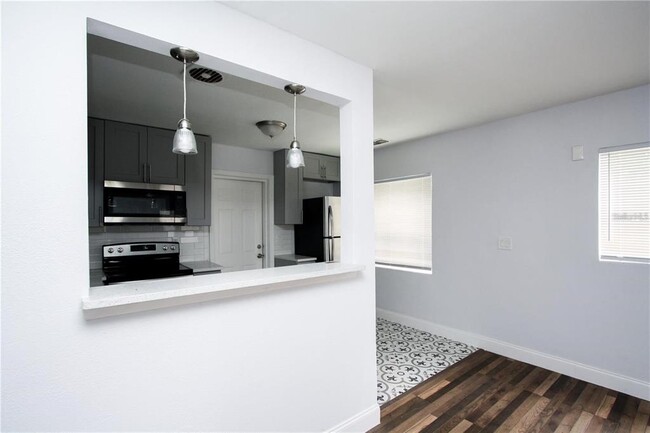 Building Photo - 1039 Woodland Ave