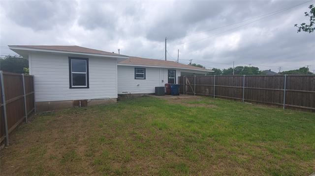 Building Photo - 1237 S Waco St