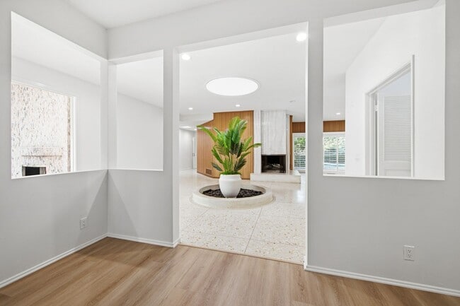 Building Photo - Alto Cedro Estate Lease