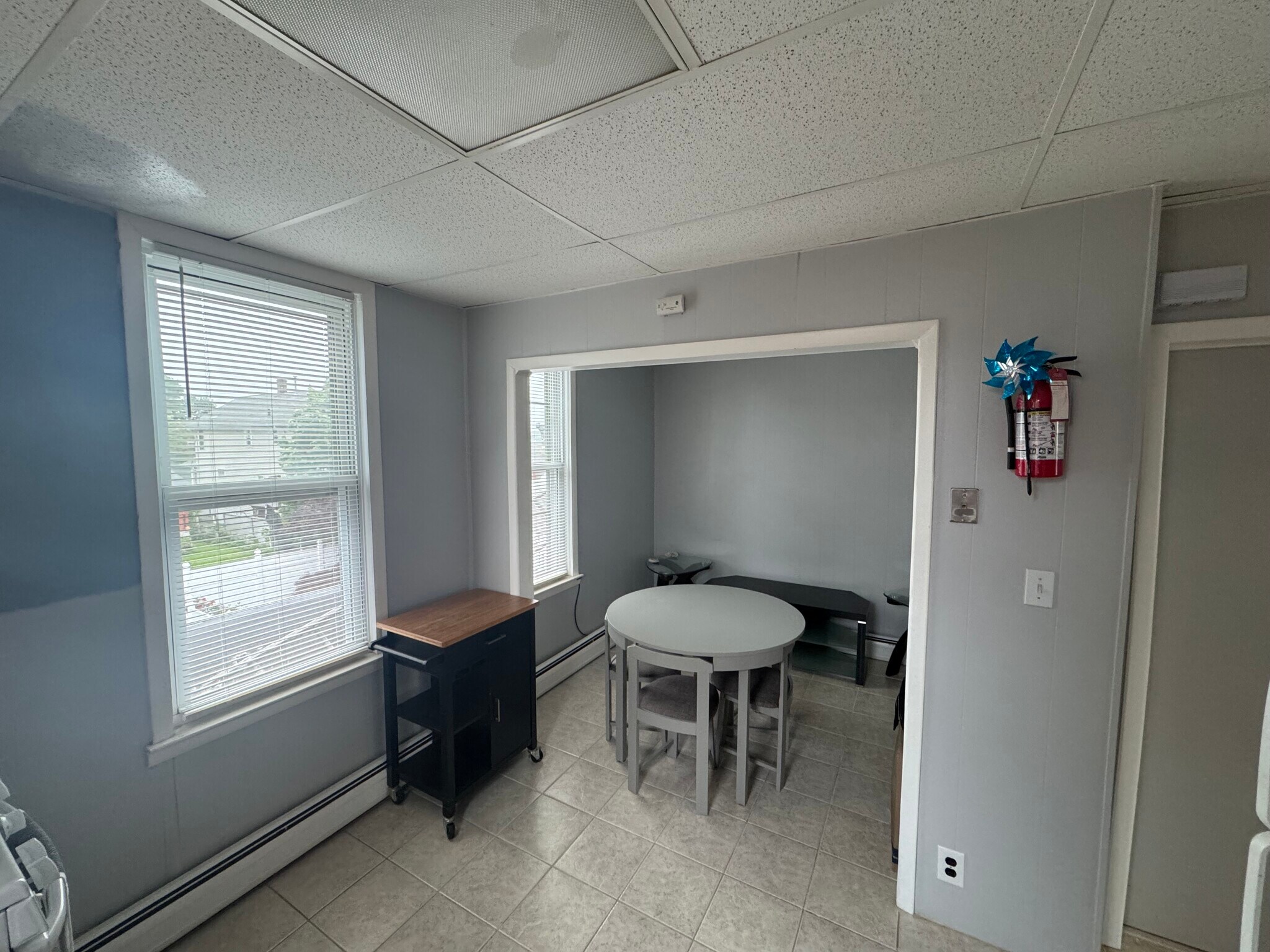 Building Photo - 482 Thomas Ave