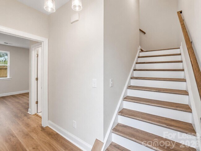 Building Photo - 8931 Sharonbrook Dr