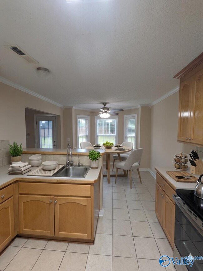 Building Photo - 102 Kilburn Cir