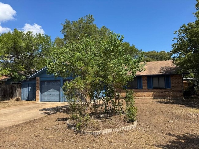 Building Photo - 5112 Meadow Creek Dr