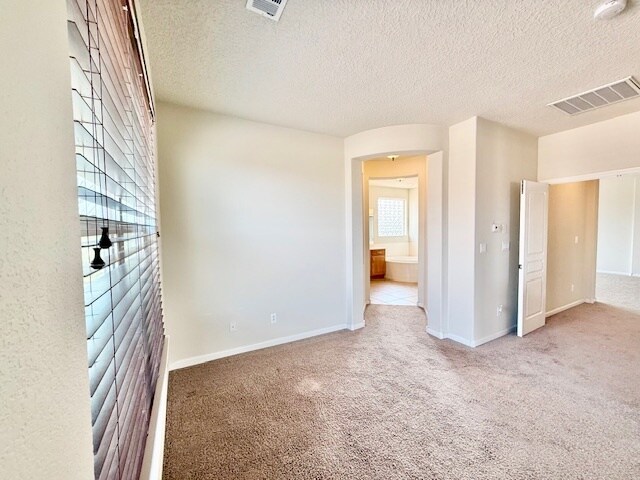 Building Photo - 15 Los Miradores Dr NE