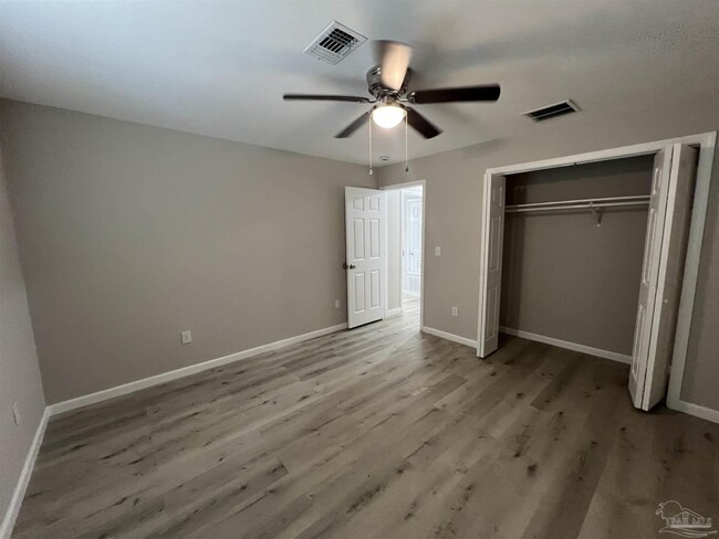 Building Photo - 927 Bremen Ave