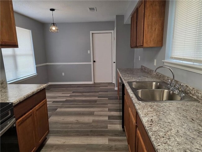 Building Photo - 111 Heather Dr