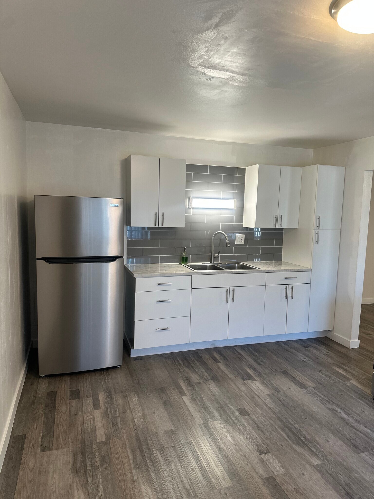 Building Photo - 1001 N Gay St