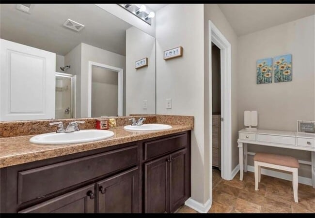 Building Photo - 3251 Blue Springs Trace