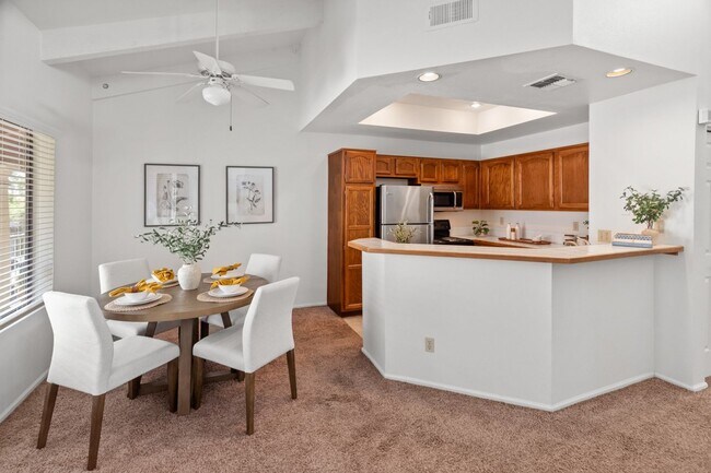 Building Photo - Spacious 2 Bedroom, 2 Bathroom Condo