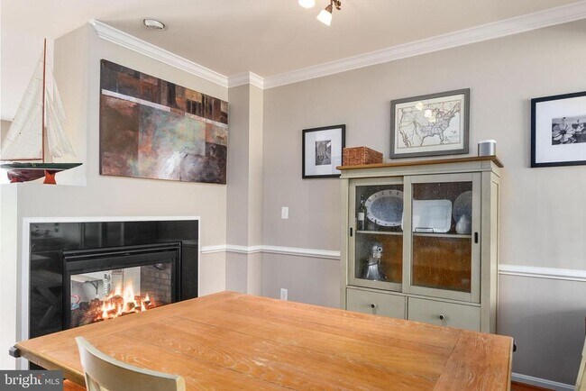 Building Photo - 2372 Battery Hill Cir
