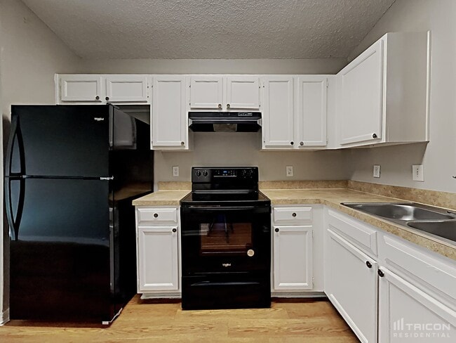 Building Photo - 3139 Boynton Dr