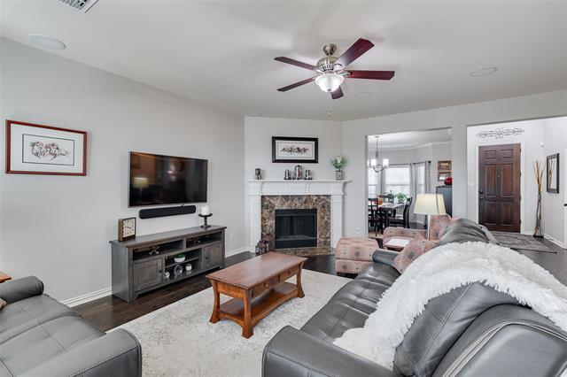 Building Photo - 15121 Seventeen Lakes Blvd