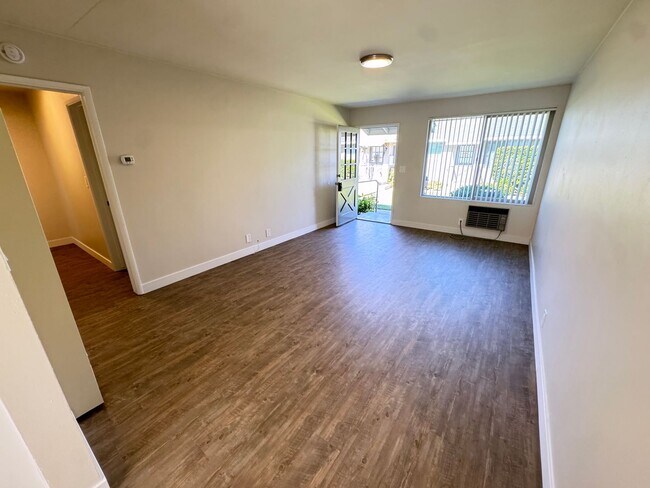 Building Photo - Charming 1 Bedroom unit, completely remode...