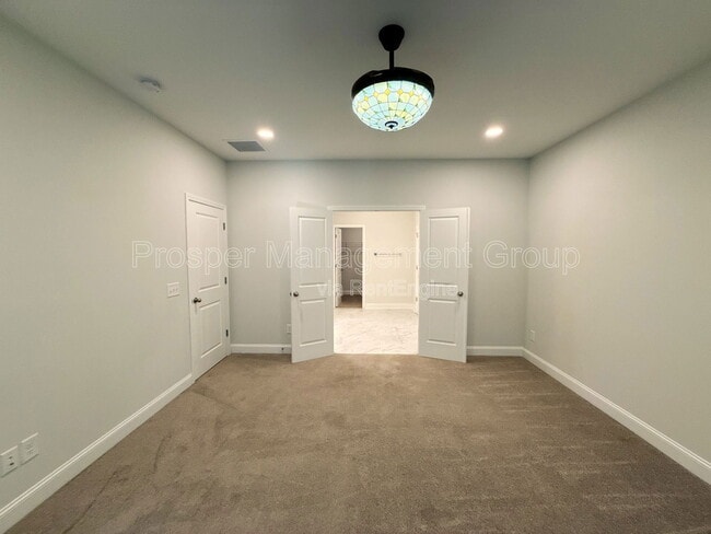 Building Photo - 8650 Windsor Hill Blvd