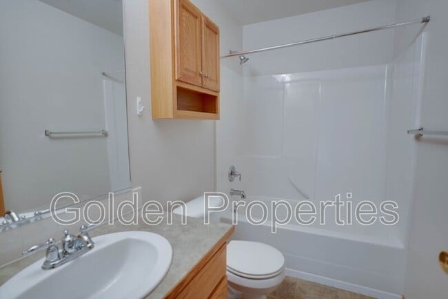 Building Photo - 7488 N Courcelles Pkwy