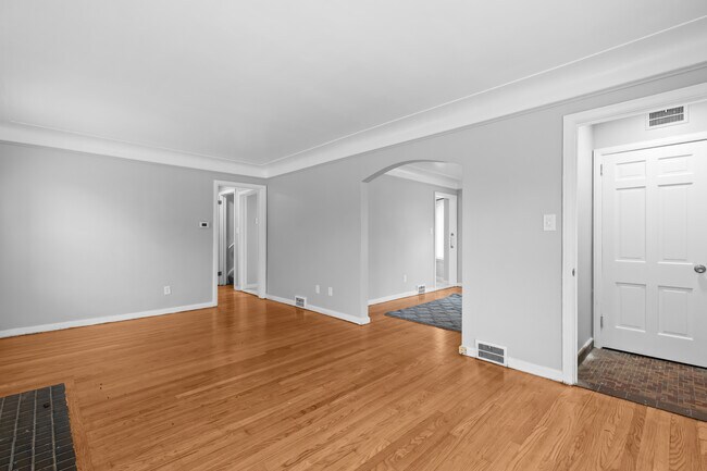 Building Photo - 5566 Haverhill St