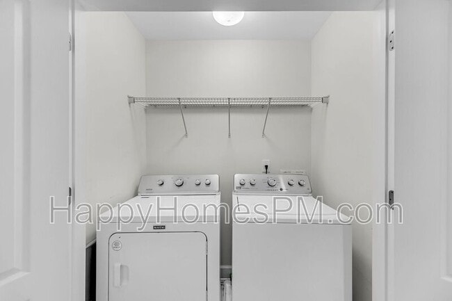 Building Photo - 2932 Sugarberry Ln