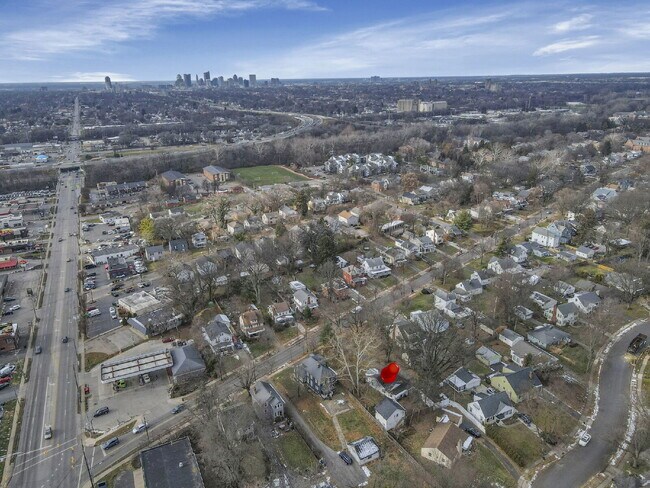 Building Photo - Elegant College Avenue Residence in a Prime Columbus Location